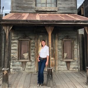 Meet your Posher, Emily